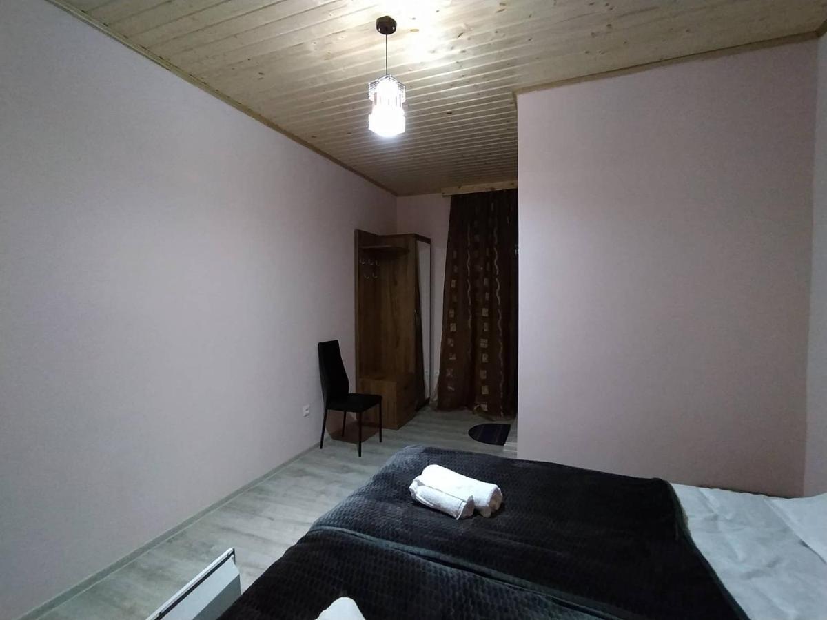 Гостевой дом Ратиани Местия Экстерьер фото